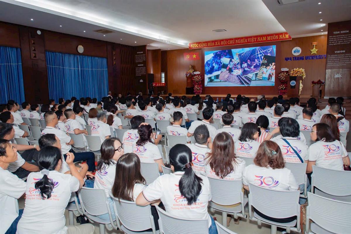 KỶ NIỆM
